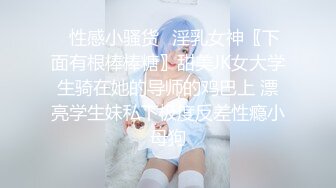 就喜欢玩老婆的骚逼，水特别多