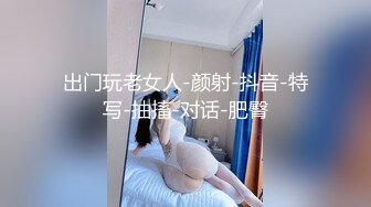 偷偷溜进女厕所，本想创造条件拍脸，无奈拍不到，只好从底下伸进去冒死拍，被女的胸：干嘛你是哪个？