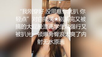 00后小姐妹在床上一起伺候小哥，口交大鸡巴舔乳头，互相抚慰玩弄骚穴和奶子