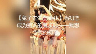 某办公大楼里的无门厕所40两个少妇