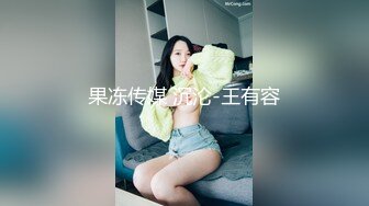 八块腹肌亚裔帅哥和欧美大屌男激情碰撞,疯狂抽插射的很爽