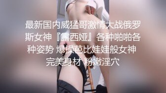   男：过来过来，嘴张开，张开张开。   精神小妹女：我怕吃到喉咙里去，吼吼吼