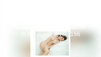 大耳环骚女跟小哥居家性爱啪啪展示给狼友看，全程露脸69口交舔逼，性爱椅激情上位让小哥玩弄奶子，边亲边草