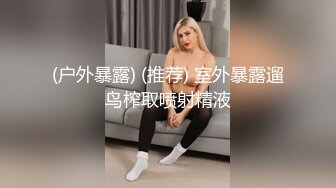 来两妹子留下白衣妹，特写口交大屌双腿肩上扛，侧入大力抽插猛操